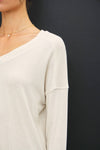 V-NECK BASIC KNIT TOP: Oatmeal